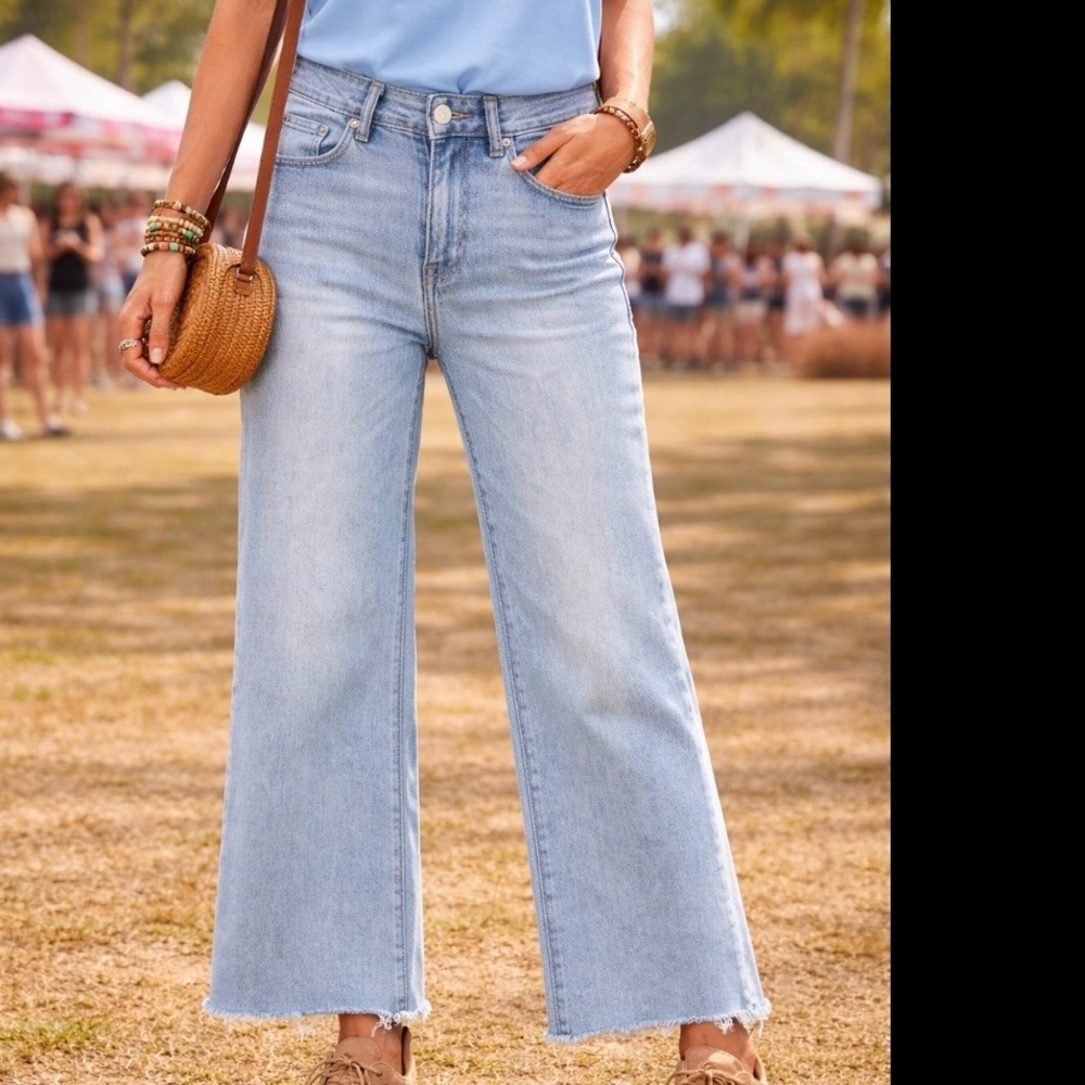 SHEIN Light‎ Wash High Waisted Wide Leg Jeans Raw Hem Size XS Blue Stretch Den